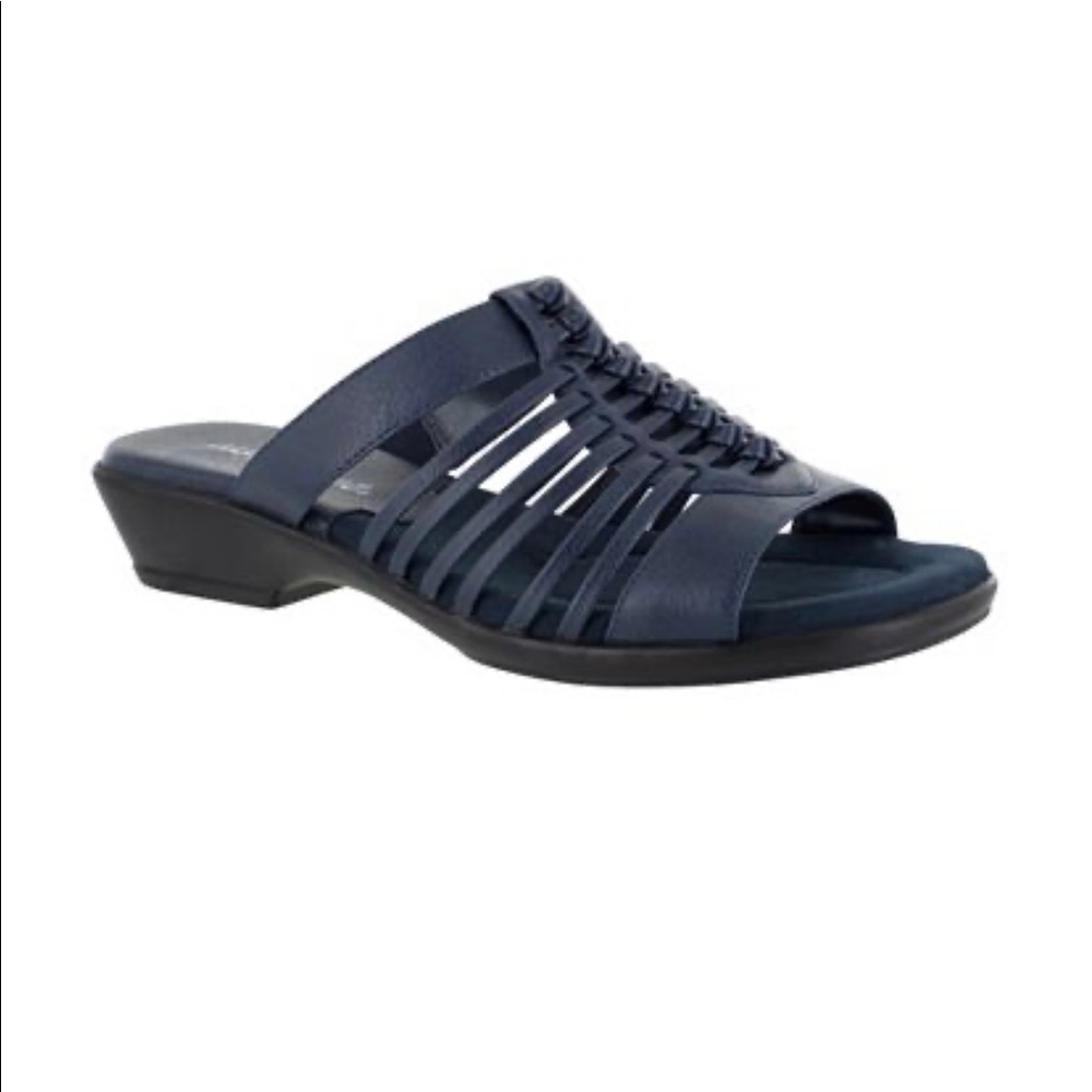 Easy Street
Nola Slide Sandals